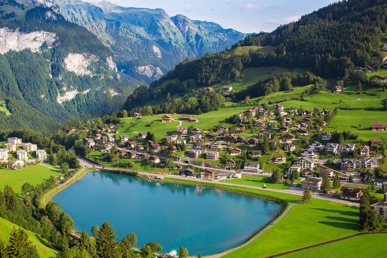 世界公认GDP名列前茅的中立国之一，瑞士