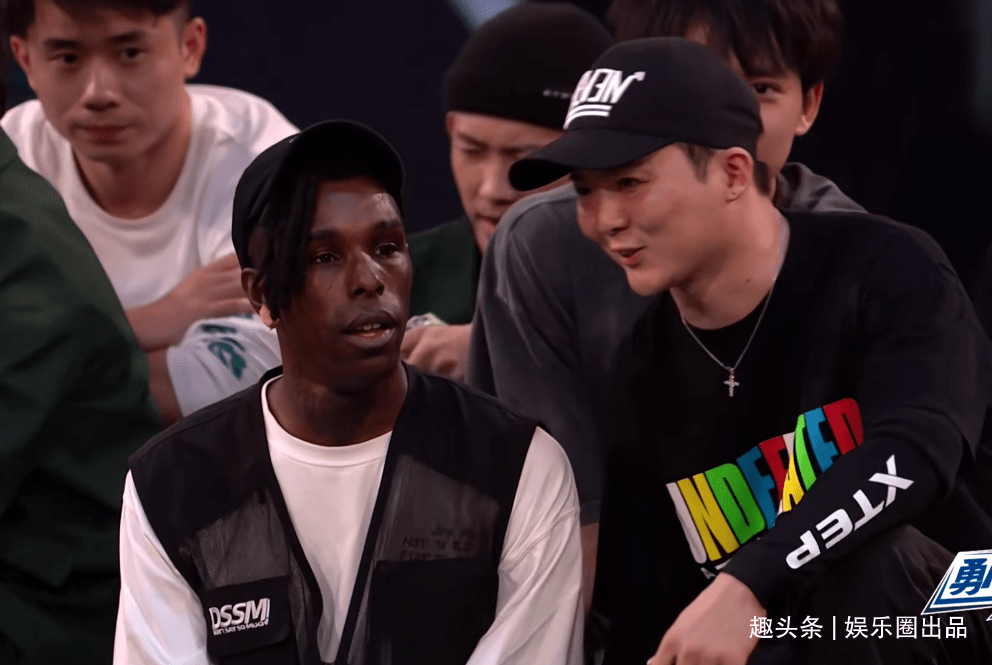 杨凯引|布布输给杨凯引热议，助跳嘉宾实力悬殊，节目组偏袒杨凯太明显