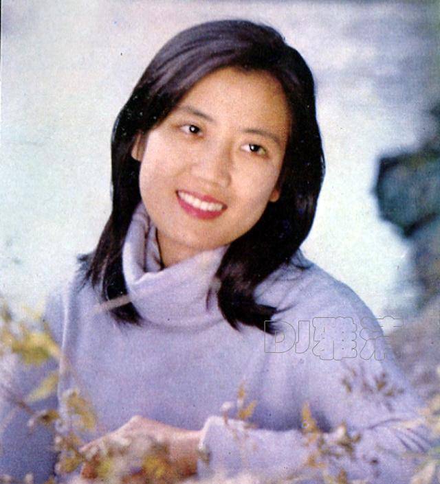 因为|李秀明近照 昔日当红女星 唐国强老搭档 如今65岁 女儿长得