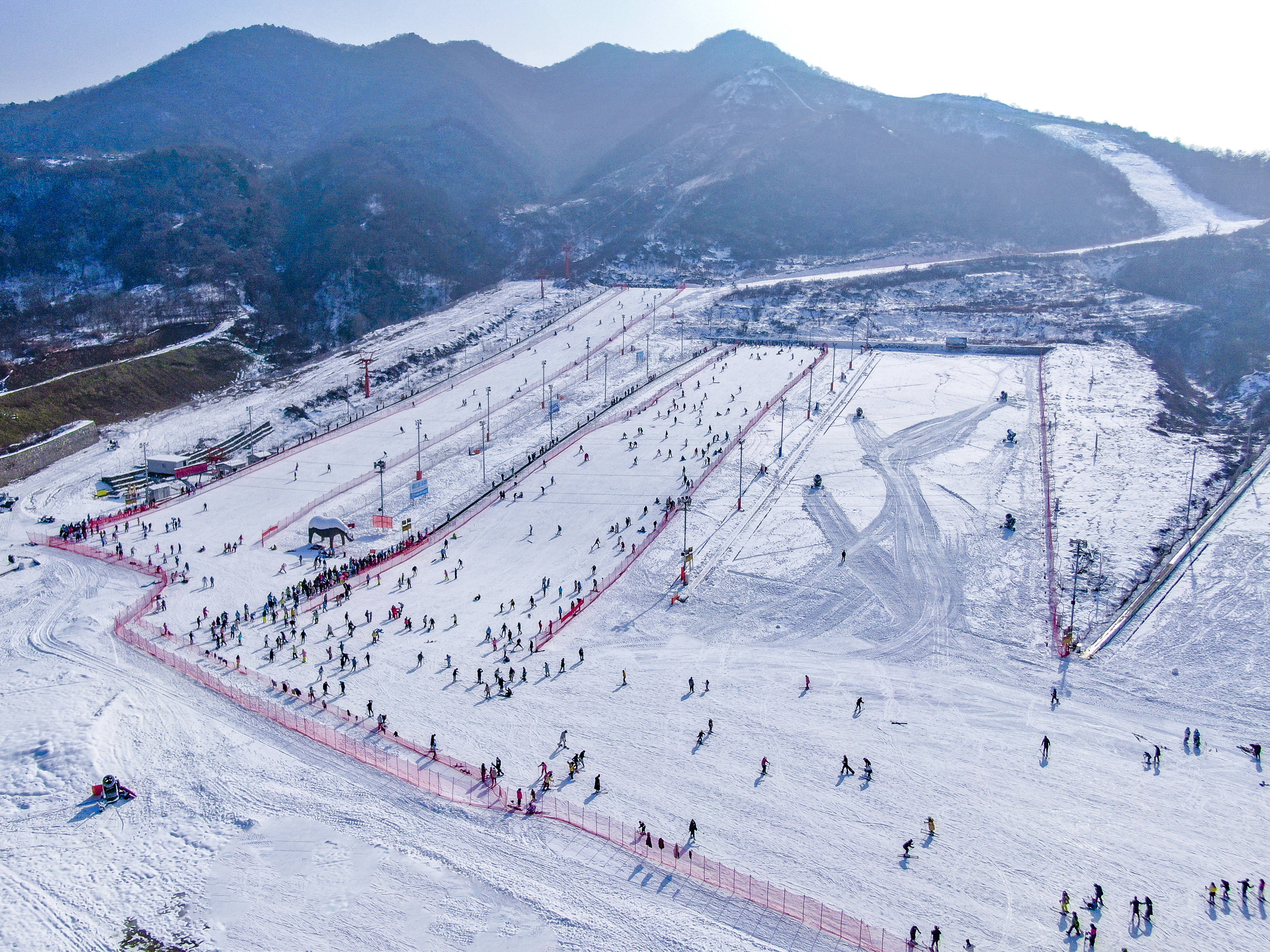 照金滑雪场雪道图图片