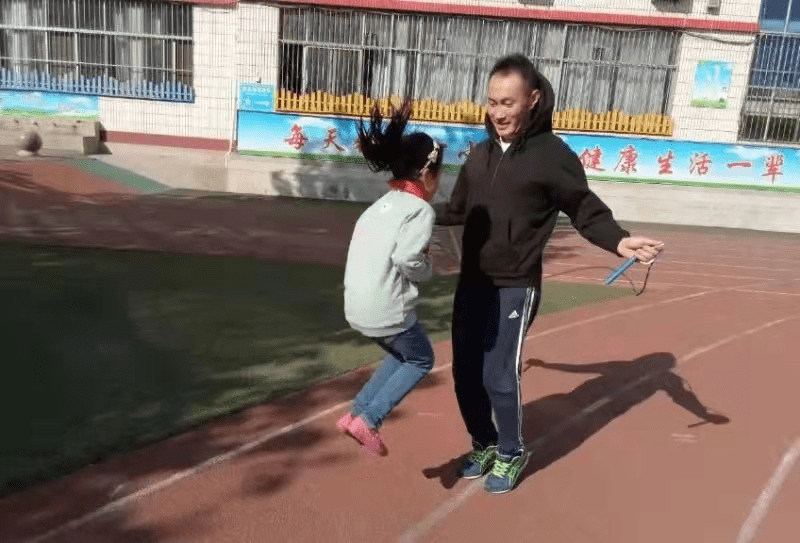 因为|父母都矮,女儿10岁162cm，儿科专家：做好4点青春期后还能长高3CM