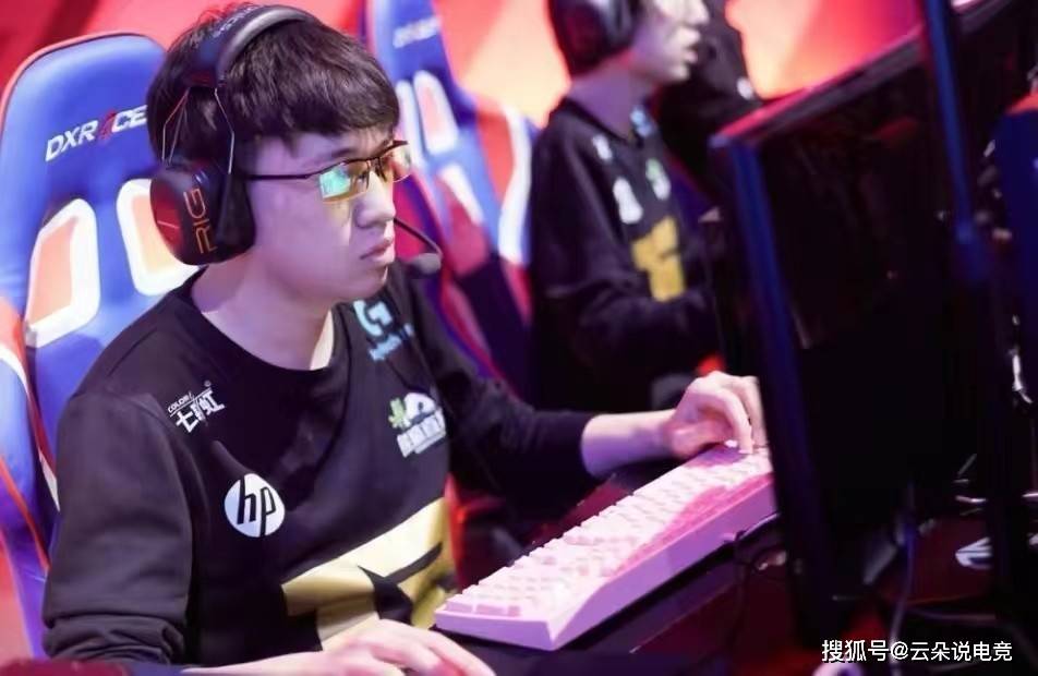 uzi复出第一场比赛多少热度 51ec0df7daac417dafff5fba3284f60c.jpeg