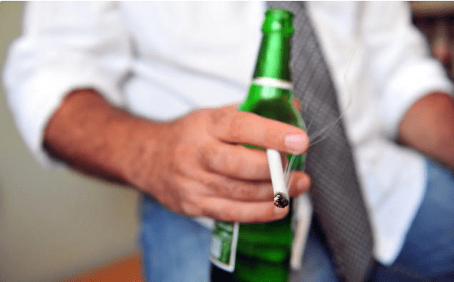 症状|男性晨起3个异常，肝脏或已“烂如蜂窝”，占一个，尽早查肝CT