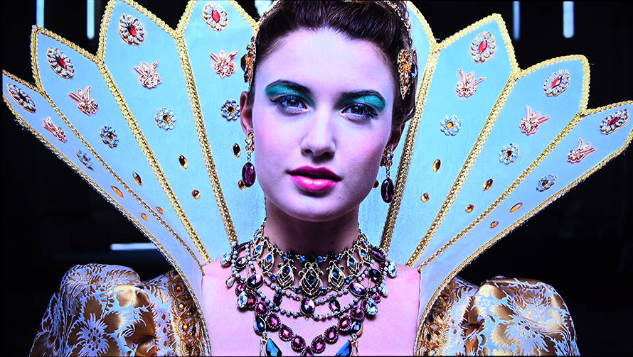 TCL 98Q6E巨幕电视评测，98英寸大屏电视的高性价比之选