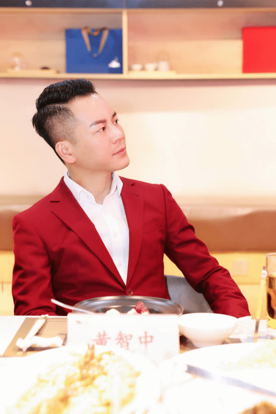 各界企业家商务考察团到访开仓放良与黑犀牛总部参观考察