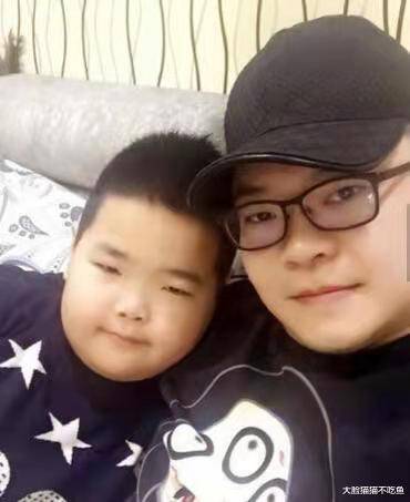 扮演者|《乡村爱情》中谢腾飞的扮演者曹桐睿晒自己13岁生日照 被网友戏称同比例长大