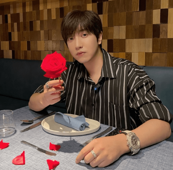 说起抖音知名美食博主mr白冰,相信大家一定非常熟悉.