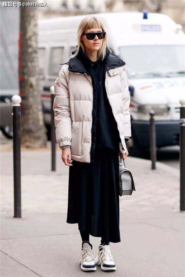 同款羽绒服配裙子 1bc8397a63b049069792caa1ccd9f295.jpeg