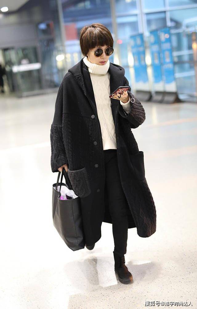 马伊琍 女人过了40就少穿大衣配打底裤，推荐马伊琍这5种搭配，简约高级