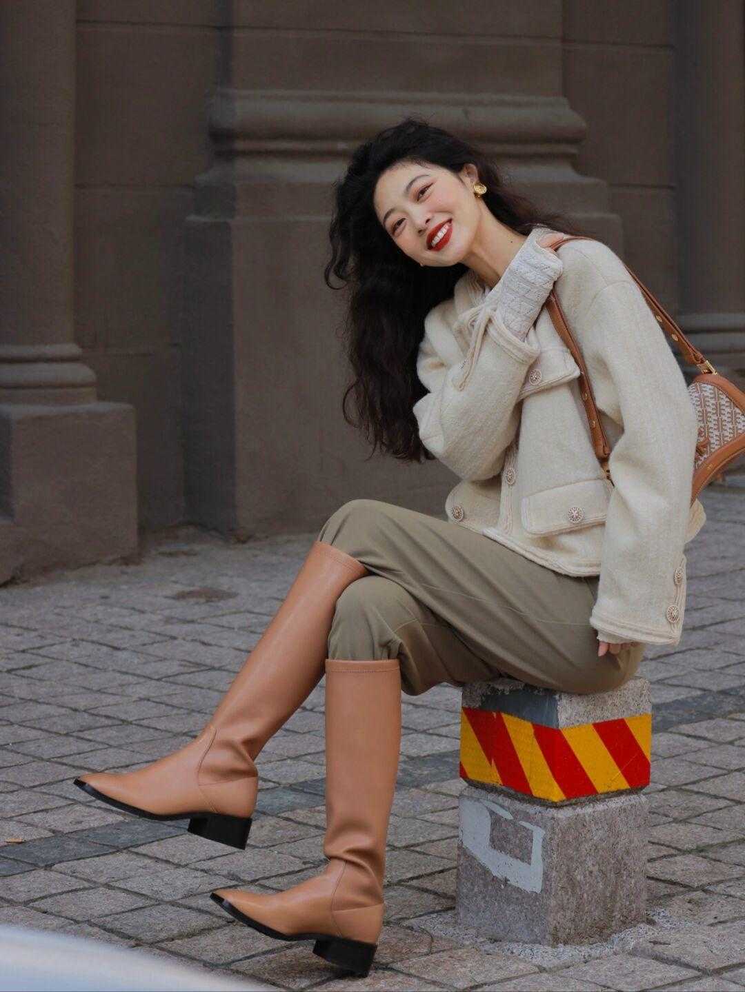 皮鞋 不露腿的冬季穿搭来喽,码住这几件单品,保暖时髦又有质感