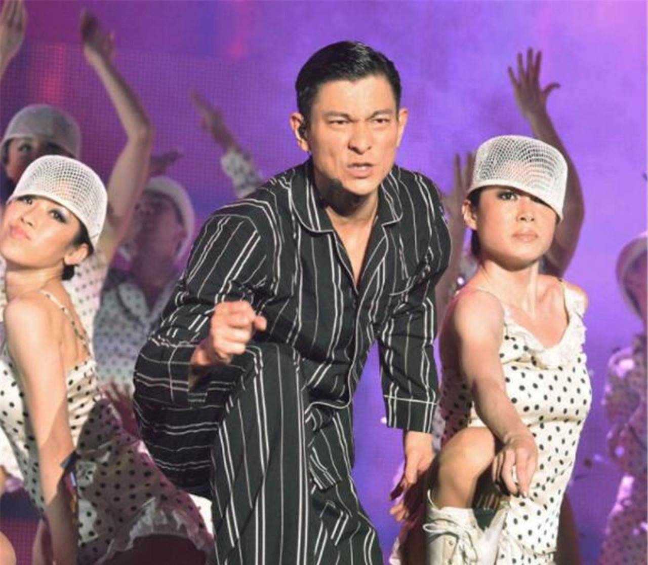 李小龙 在“穿得野”这回事上,20年前的港圈巨星说了算!