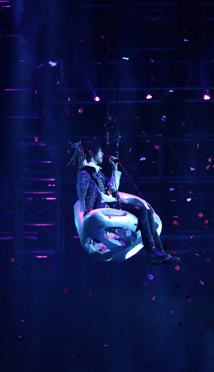 新歌|华晨宇火星演唱会新歌首唱！开启《飞行模式》进入火星乐园狂欢