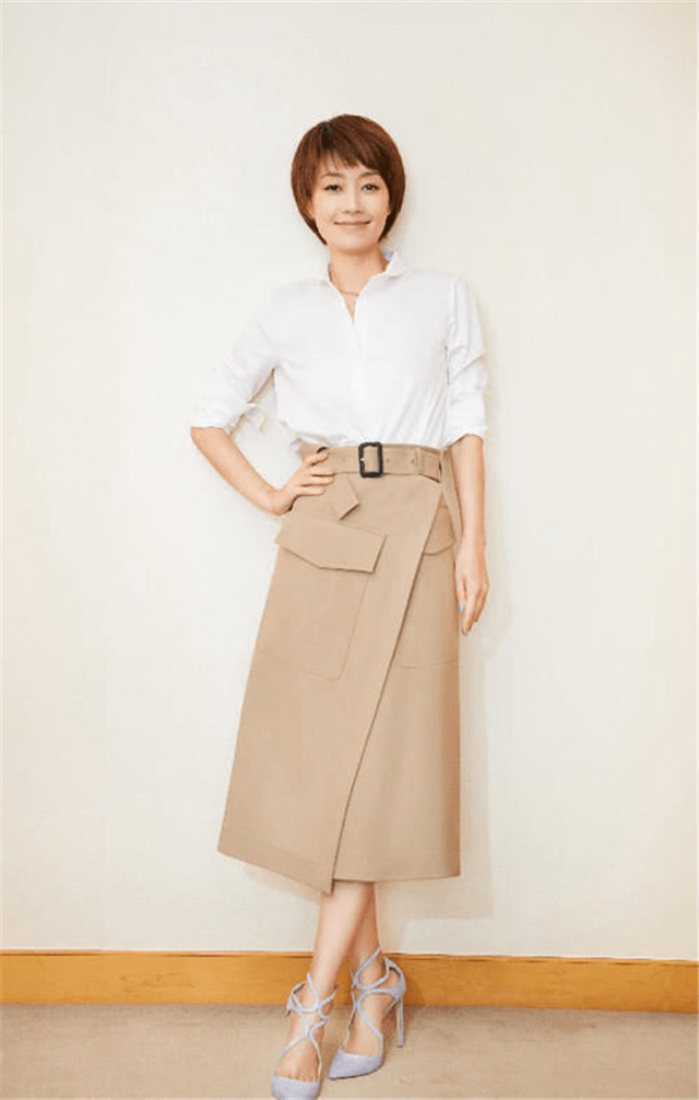 设计 奔三奔四的女人穿衣不要太随便！学马伊琍的穿搭，时髦减龄不过时