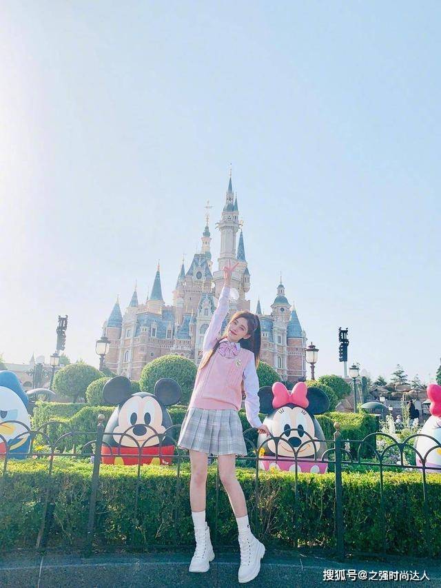 黑色 卫衣的时尚穿搭方法