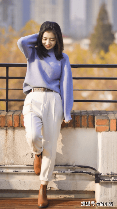 身材 小黑裤早就落伍了,今年时髦精都穿“小白裤”,高级时髦还显瘦