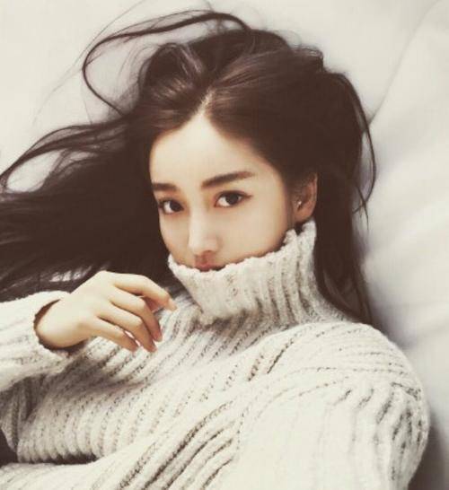 灯芯绒 高领毛衣时尚穿搭,让人感到慵懒温暖的感觉