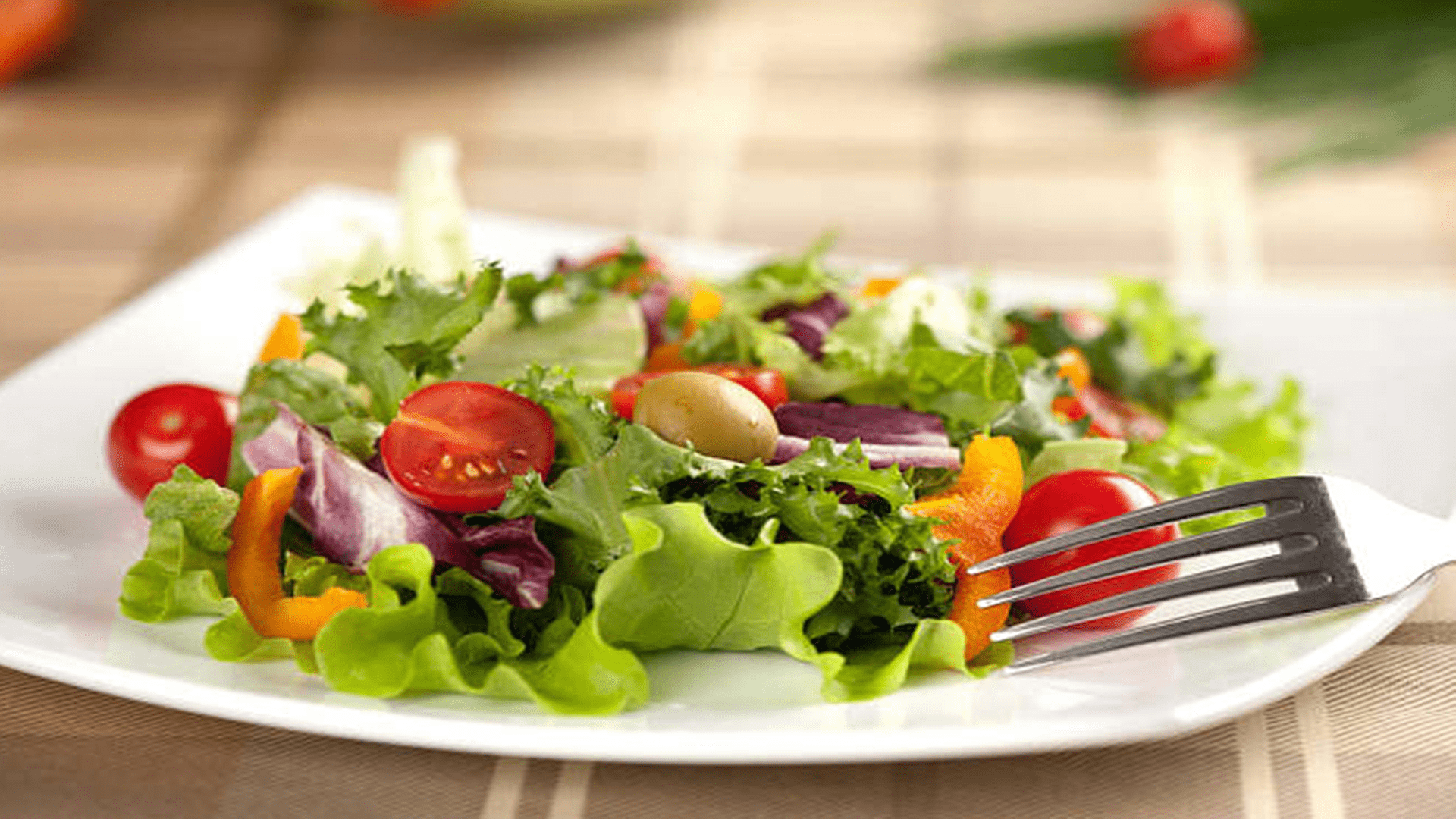 产品|41岁张静初提倡吃素被嘲？吃荤旧照被扒出，浅谈吃素的后果