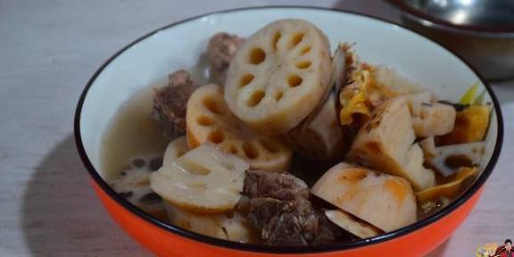 莲藕排骨汤怎么做最好吃 653a7542383c45d5ac60930c43f5329a.jpeg