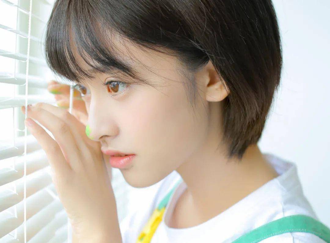 长发杨幂剪短发犹如“换脸”，本以为很丑，结果全网沦陷…