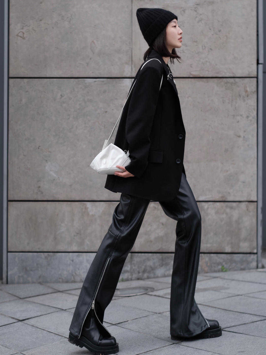 颜色 肉色打底裤怎么穿才不土气?试试这几种搭配方式,优雅显瘦又时髦