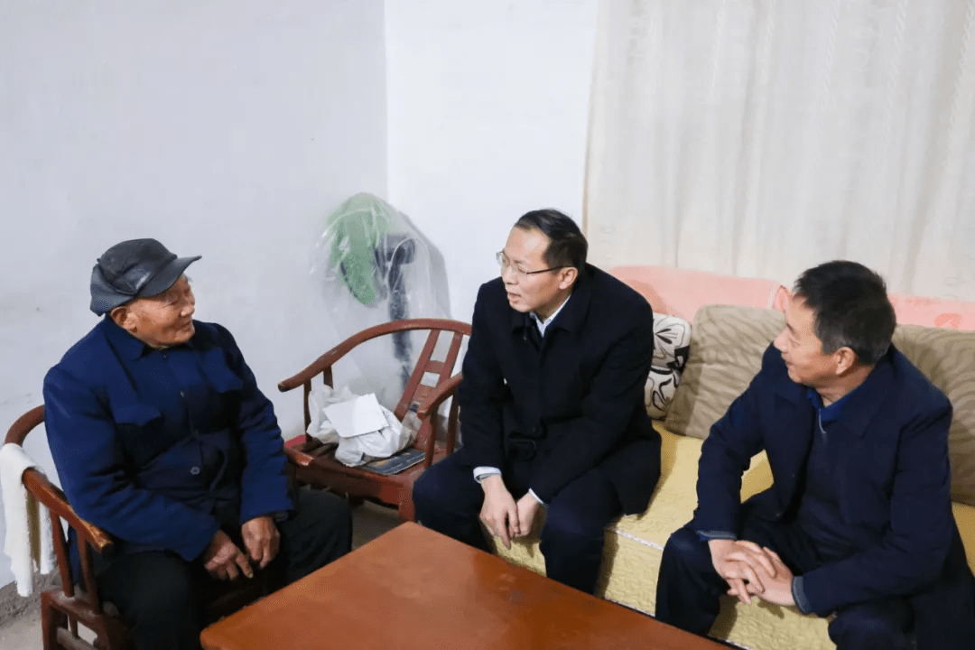 高新区党工委书记周天龙到百里奚街道调研巩固拓展脱贫攻坚成果工作