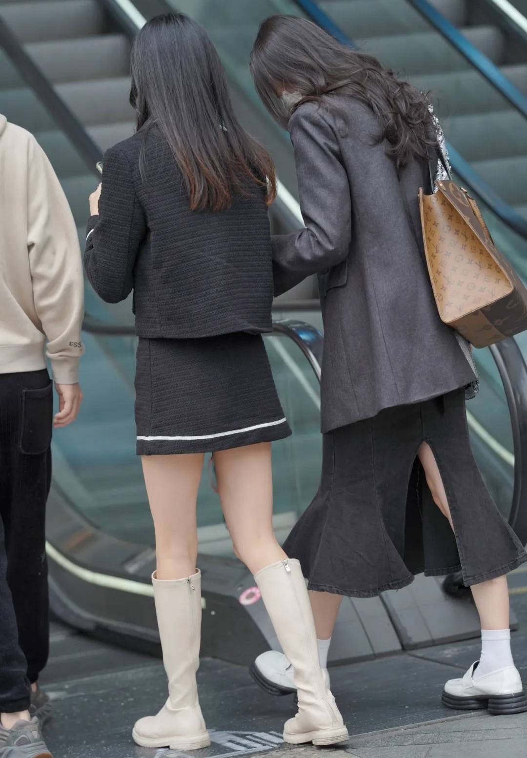 套装 简洁洋气散发迷人魅力的穿法，青春少女吸睛瞩目，穿出满分时尚感