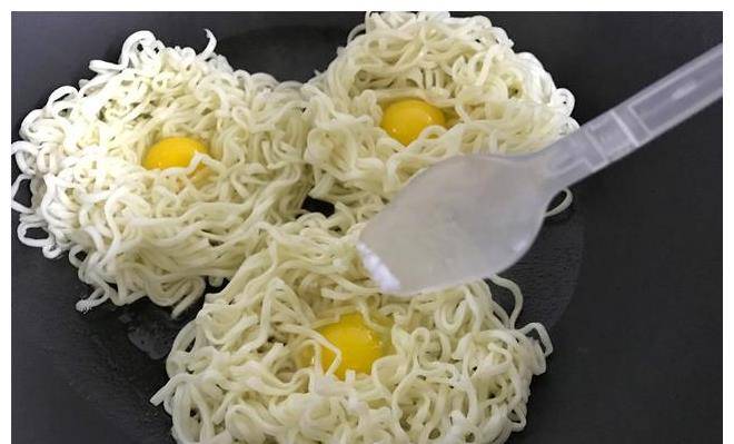 煎饼|孩子最近早餐就迷它,三天两头要吃,又香又解馋,10分钟出锅