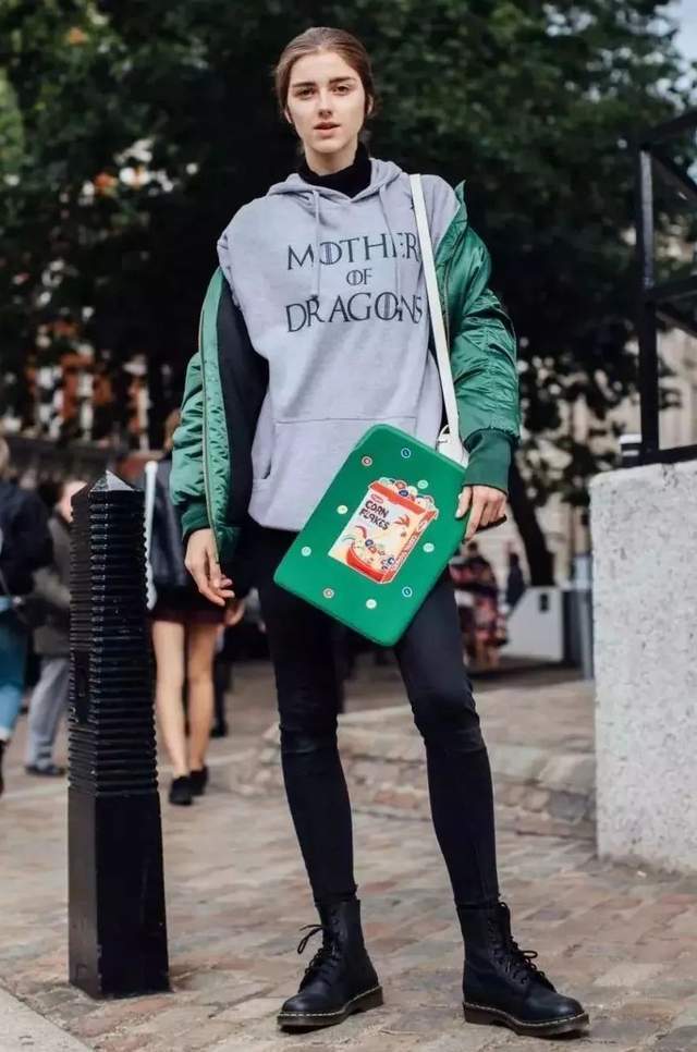 韩系 黑色高领针织衫+羽绒服