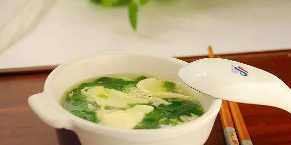 菠菜家常做法不用油 f23d987dd0d049fd81a8395b7c627132.jpeg