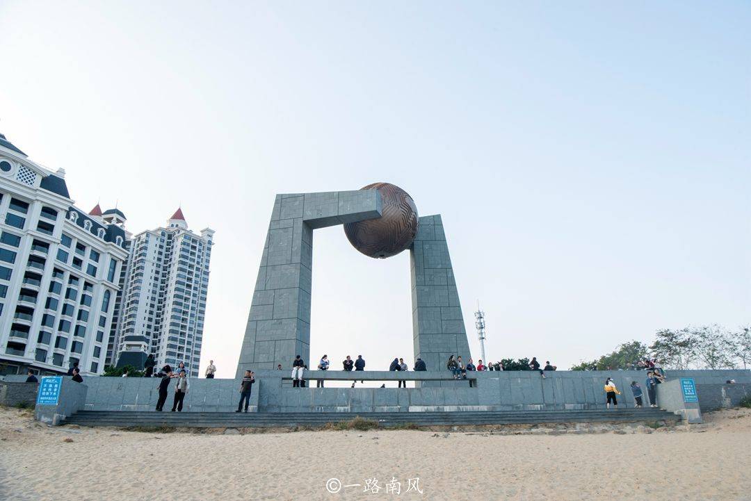 颜色|汕头地标建筑，每年夏至出现立杆不见影奇观，无数游客专程来打卡