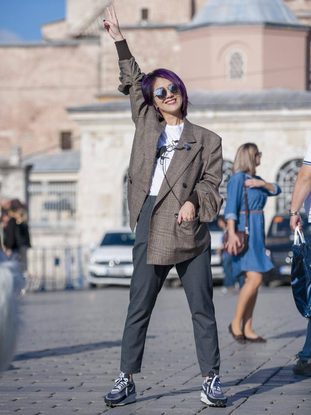 高跟鞋 今年秋冬流行这三款鞋子,舒适时髦又气质,穿对了比高跟鞋还显高