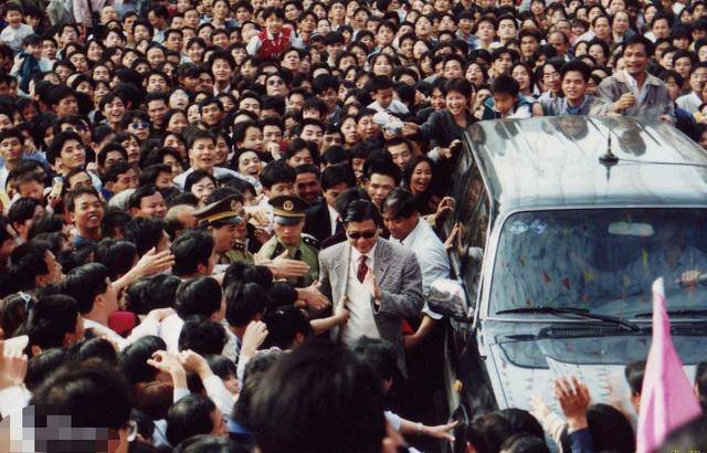 万梓良|亚视30年最帅型男大集锦,江华、万梓良、何家劲都在其列