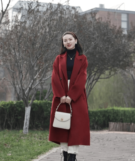 香芋 女人40岁后建议少穿黑色大衣，多穿这五个高级色，减龄又有气质