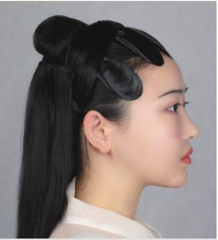 假发月样容仪俏：仿梨园戏曲造型