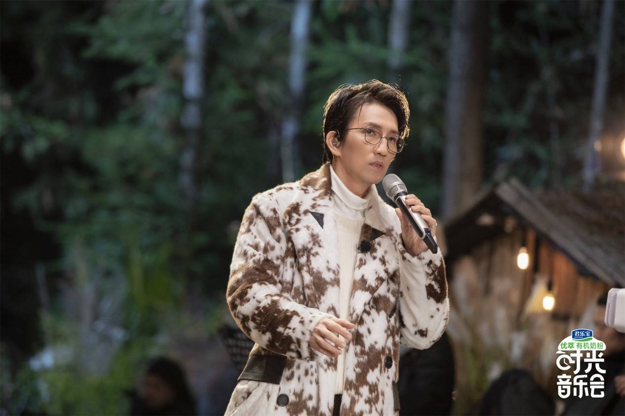 交流|《时光音乐会》热度再升级！众歌手翻唱张杰金曲，交流使音乐更美妙