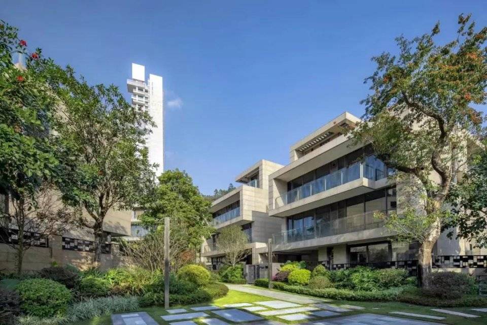 官网广州新天半山别墅丨售楼处电话丨24小时电话丨售楼处地址丨最新