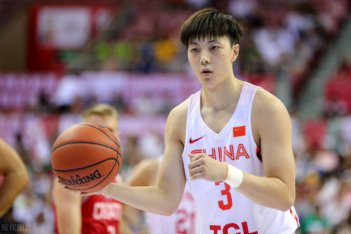 胡明轩因病缺战,赵睿诚恳检讨,威姆斯入境隔离,广东欲签大外!