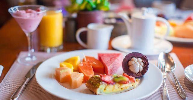 体重|正在减肥的人,吃饭坚持3原则,体重或许悄悄降下来!