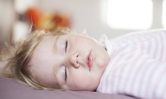 “妈妈，我不要睡儿童床”这几种方法帮你让宝宝爱上儿童床！