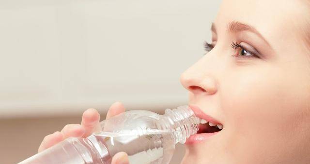 体重|正在减肥的人,吃饭坚持3原则,体重或许悄悄降下来!