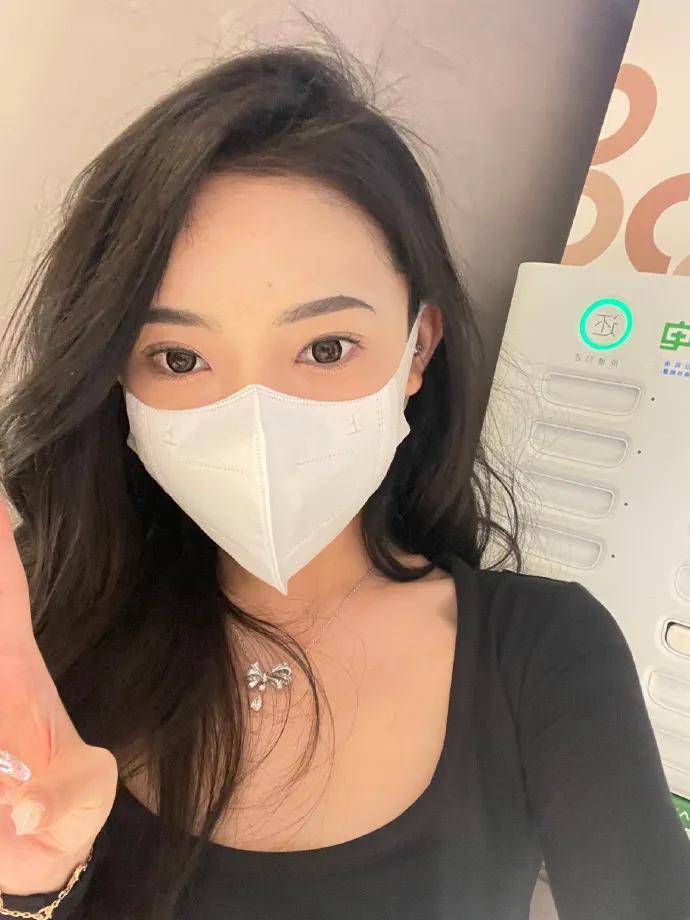 因为她是如何从万人骂的老巫婆变美学界整形模版的？