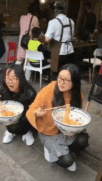 什么笑话段子：姐昨晚梦见自己怀孕了，叫男友陪我去检查！