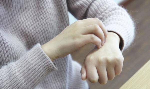 生活|38岁富二代肩膀疼痛，肝病恶化，医生：出现4种不适，建议早查肝