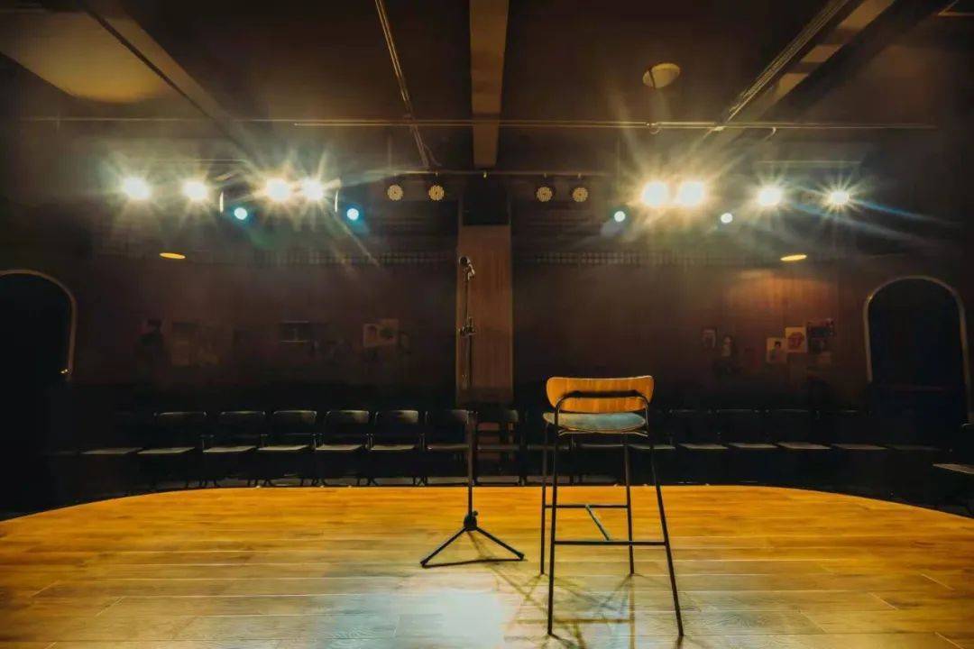 rocker|听说成都的脱口秀不好笑？