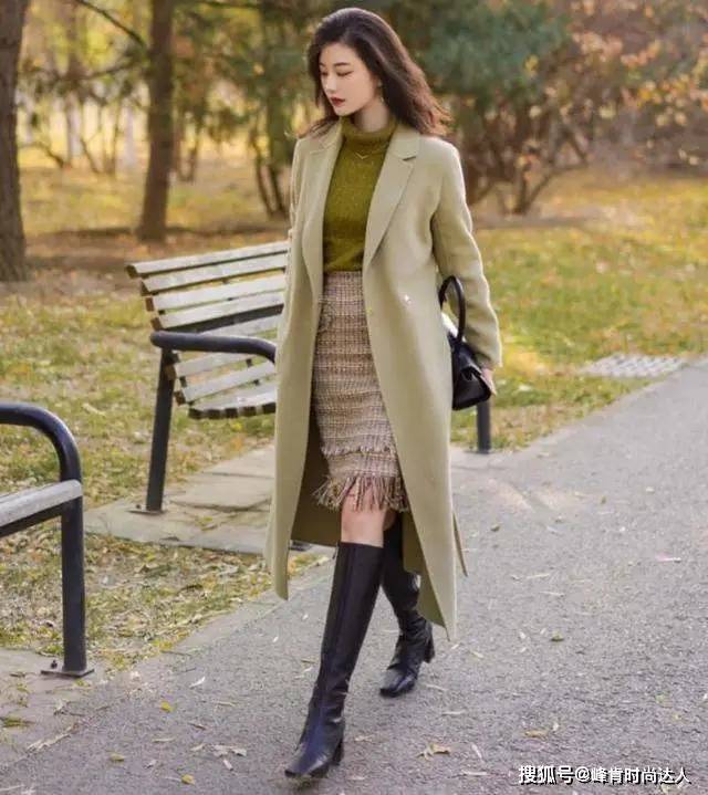 饱和度 奔40岁的女人,不要总穿黑白灰,多穿这3个“高级色”减龄又时髦