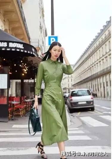 饱和度 奔40岁的女人,不要总穿黑白灰,多穿这3个“高级色”减龄又时髦