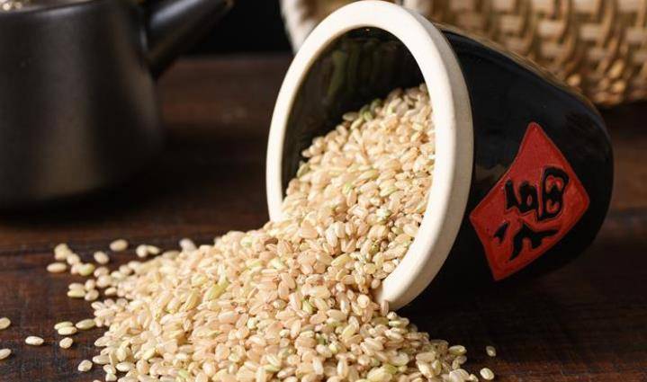 饮食|61岁大妈控糖六年，血糖从16.3降到6.5，她是怎么做到的？