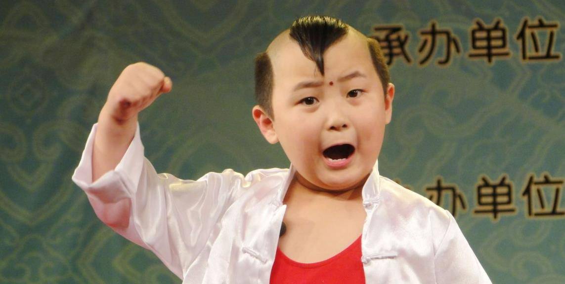 治疗|6岁上春晚8岁去世，父母的“摇钱树”，邓鸣贺的悲剧该由谁买单？