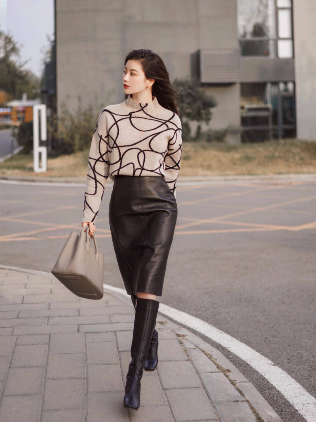 皮质 冬季赶时髦就穿“长筒靴”,优雅时尚又实用,配裤子裙子都好看
