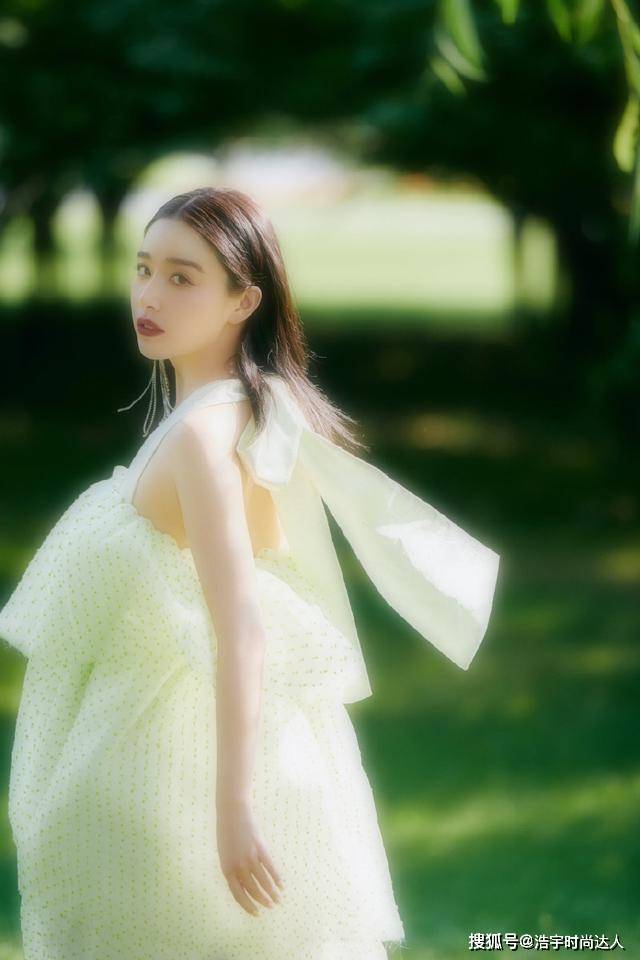 吊带 阚清子带火了一条裙子:蛋糕裙,减龄洋气有气质,不少明星都在穿